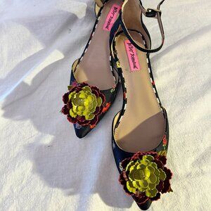 Betsey Johnson Black Floral Mary Janes – Size 8, NWT